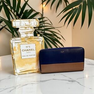 💙CELINE💙Colorblock Leather Zip Wallet with COA/EUC